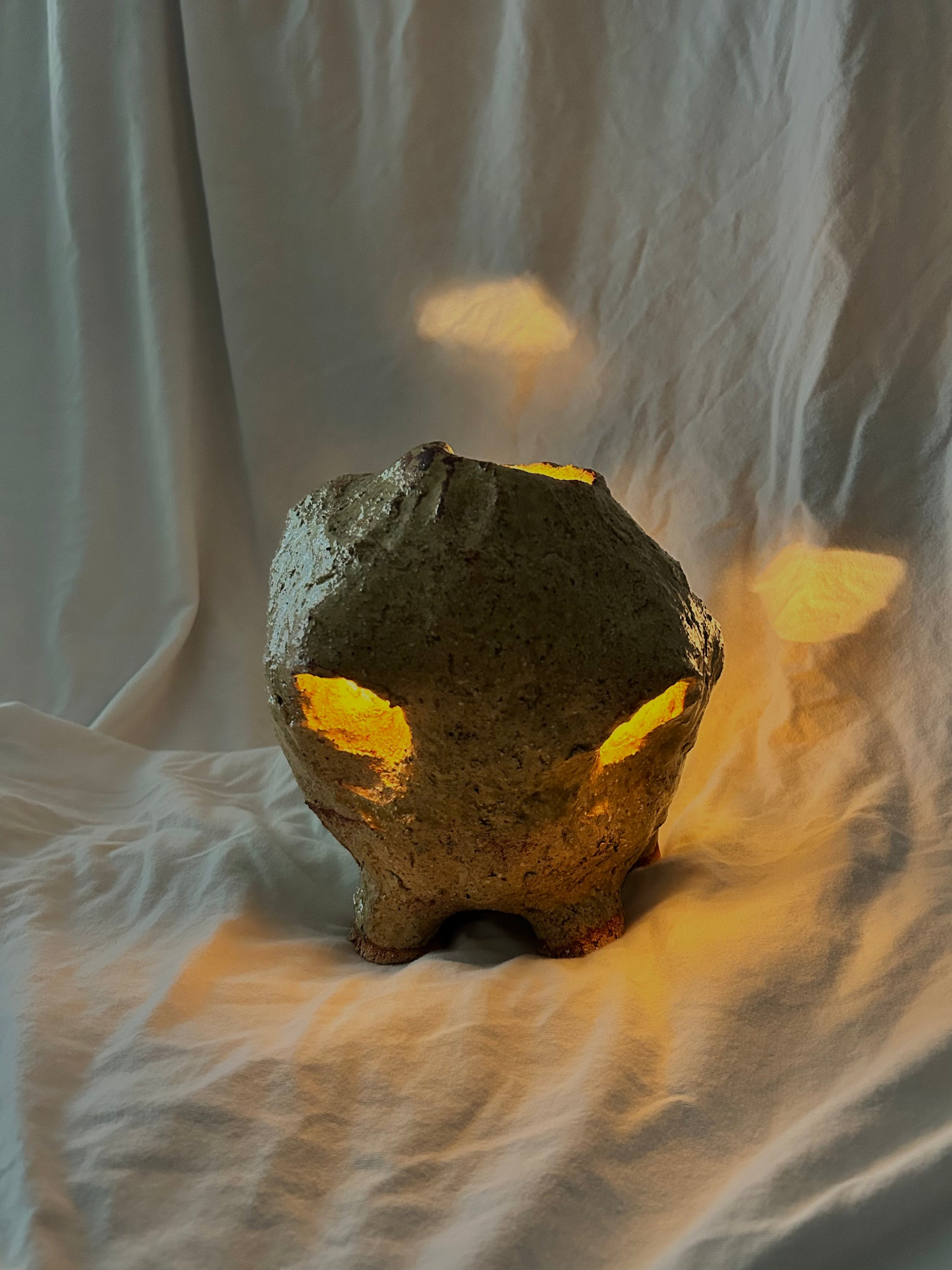 Ceramic sculptural lamp